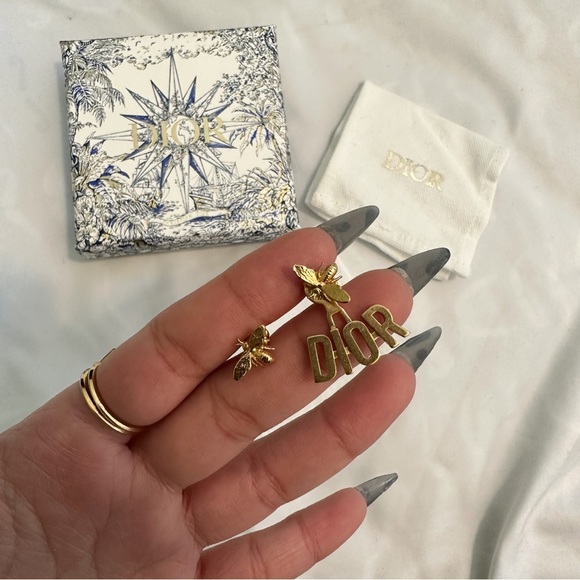 DIOR - DIO(R)EVOLUTION EARRINGS💛 - Picture 6 of 8